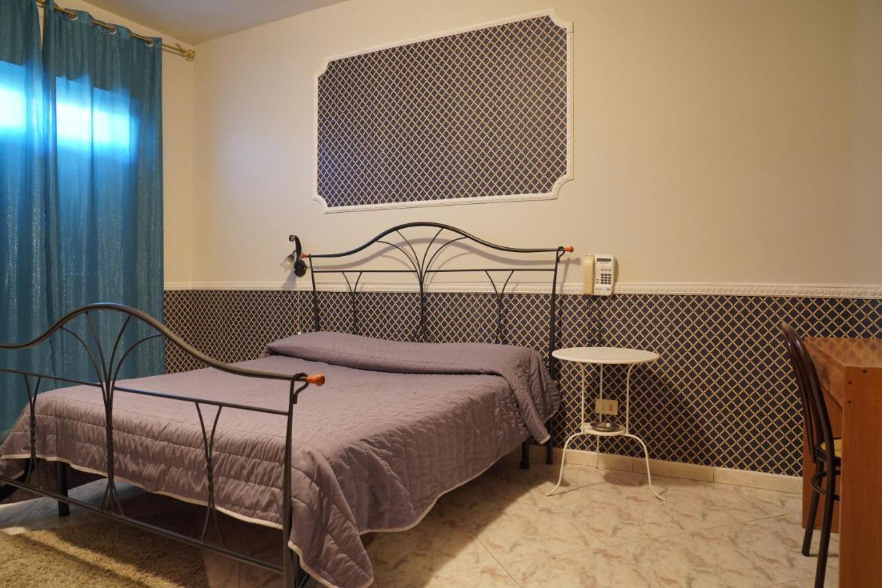 Hotel Stefany Lago Patria Bagian luar foto