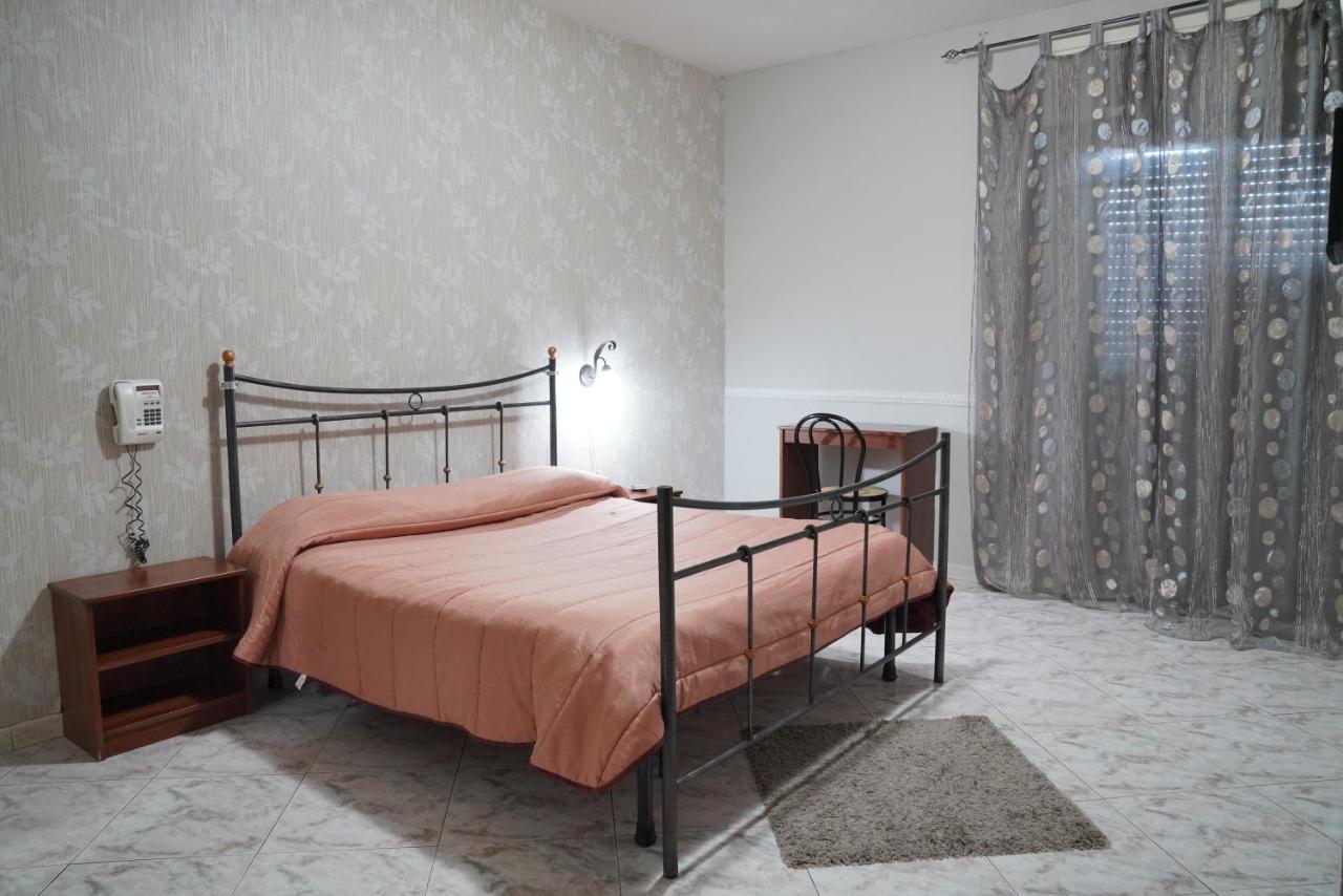 Hotel Stefany Lago Patria Bagian luar foto
