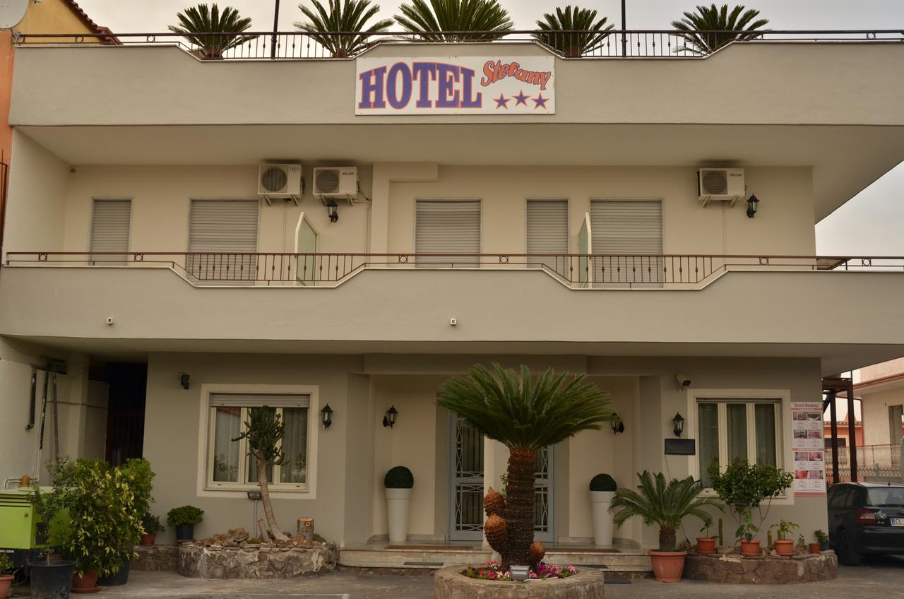 Hotel Stefany Lago Patria Bagian luar foto
