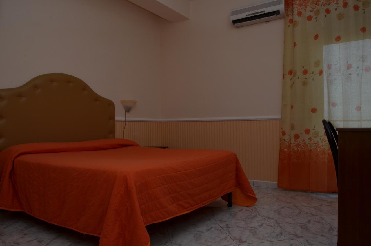 Hotel Stefany Lago Patria Ruang foto