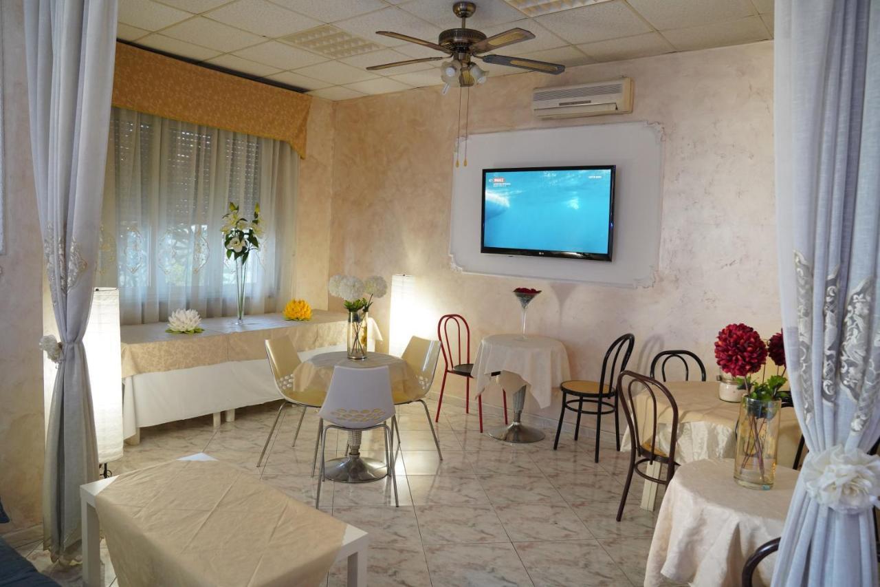 Hotel Stefany Lago Patria Bagian luar foto