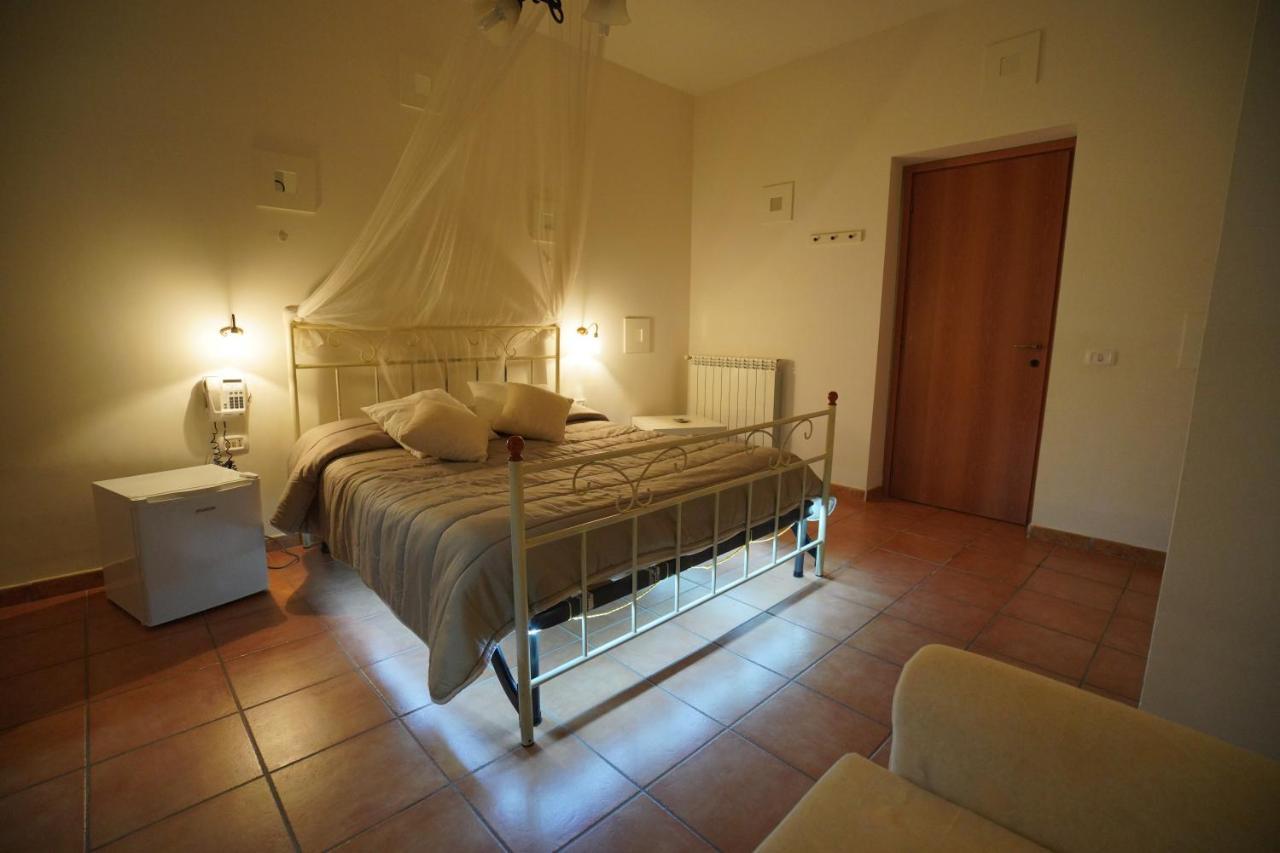 Hotel Stefany Lago Patria Bagian luar foto