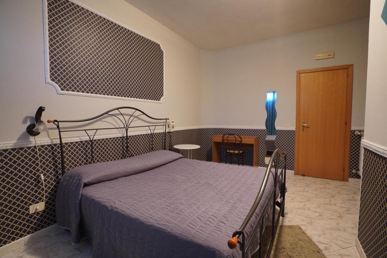 Hotel Stefany Lago Patria Bagian luar foto