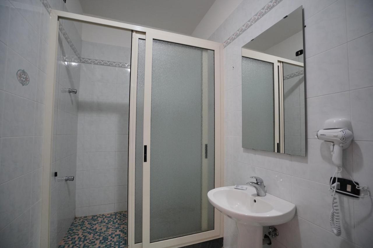 Hotel Stefany Lago Patria Bagian luar foto