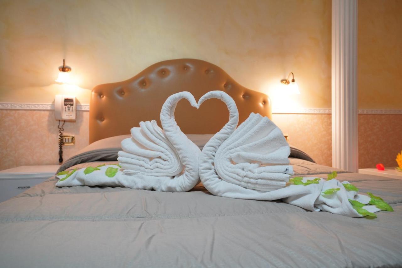 Hotel Stefany Lago Patria Bagian luar foto